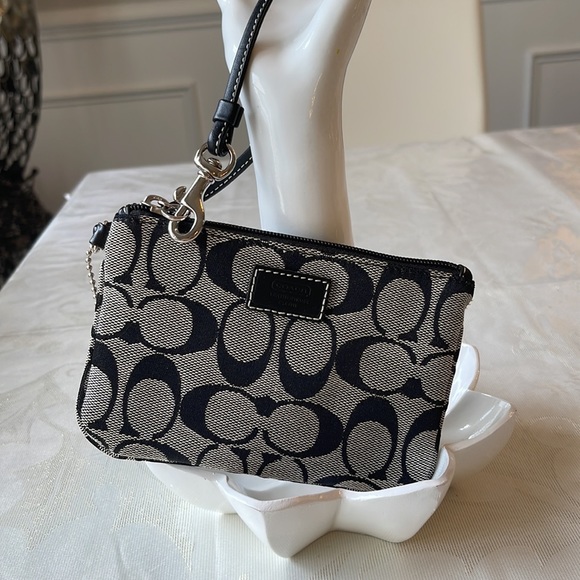 Authentic Coach Signature Logo Wristlet Black - Picture 3 of 5